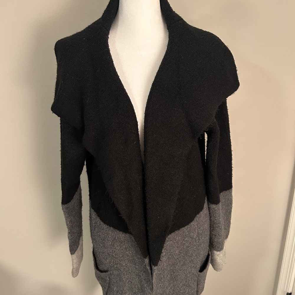 Max Studio Black and Gray Cardigan